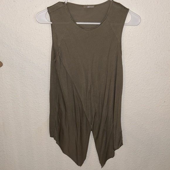 LA MADE SLEEVELESS TOP - Picture 4 of 8